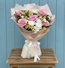 Букет цветов из:  Гвоздики, Орхидеи и Розы в Автополигон