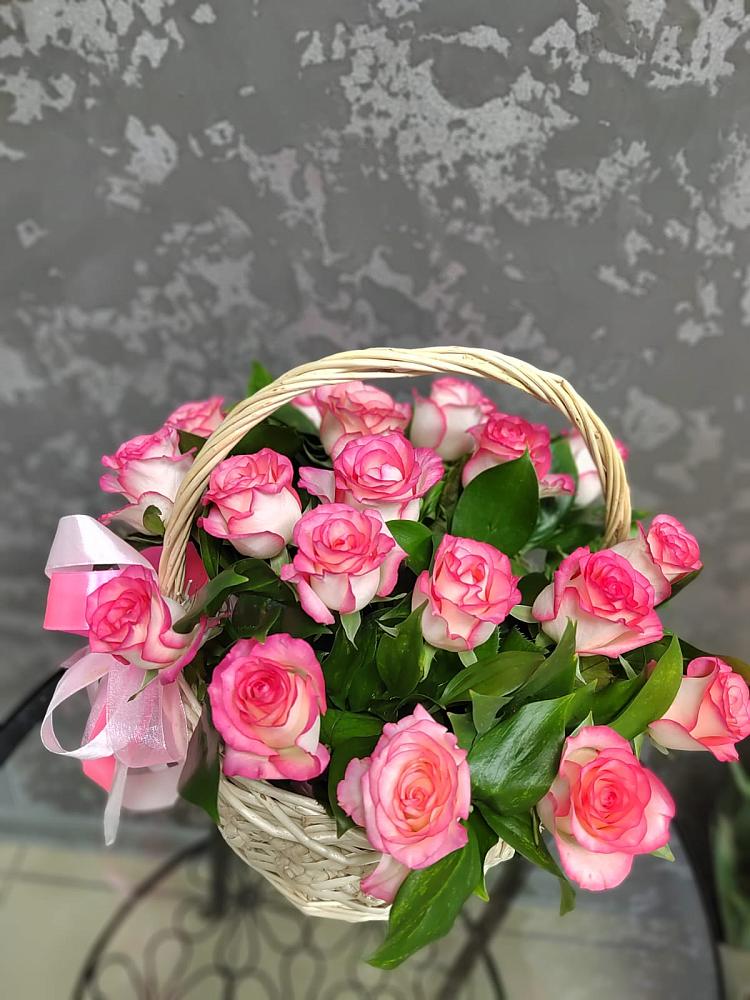 Цветочная композиция из Розы в корзине в Автополигон