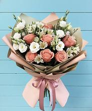 Букет цветов из:  Розы, Альстромерии и Лизиантусы в Автополигон