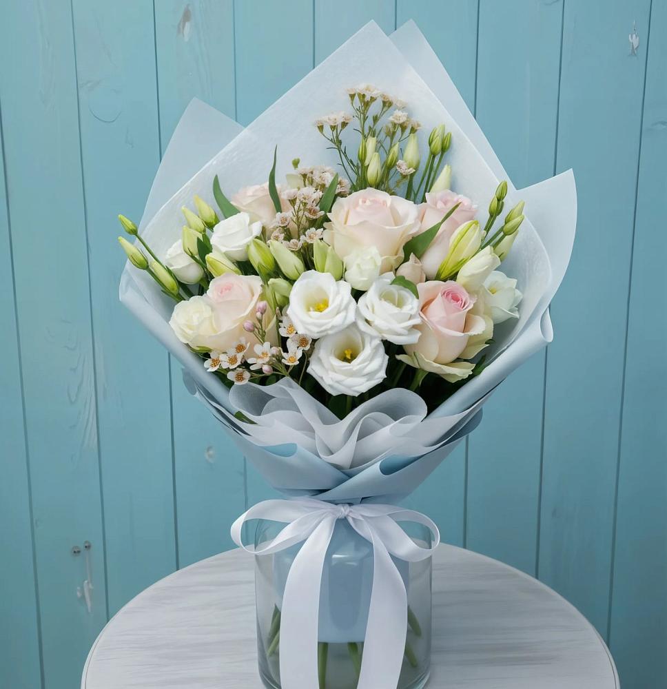 Букет цветов из: Розы и Лизиантусы в Автополигон