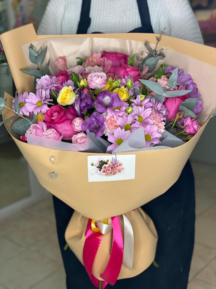 Букет цветов из: Хризантемы, Гвоздики и Альстромерии в Автополигон