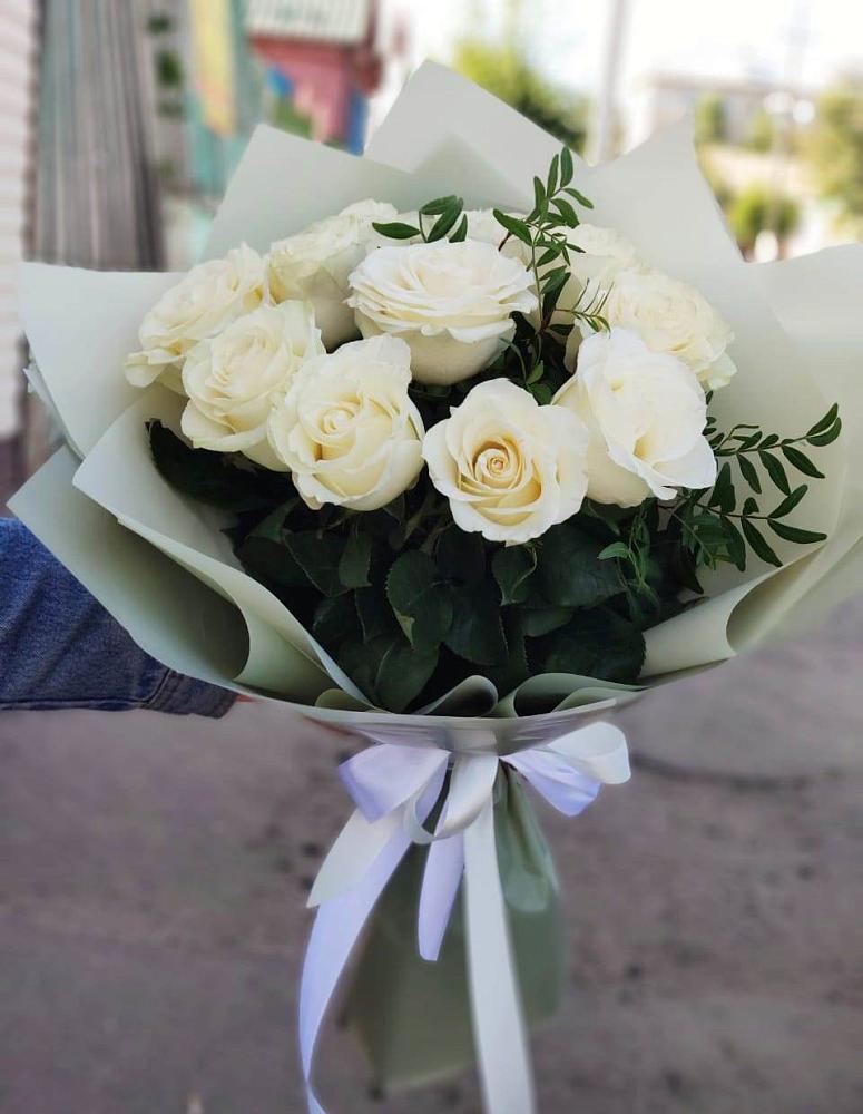 Букет Белые розы Проуд в Автополигон