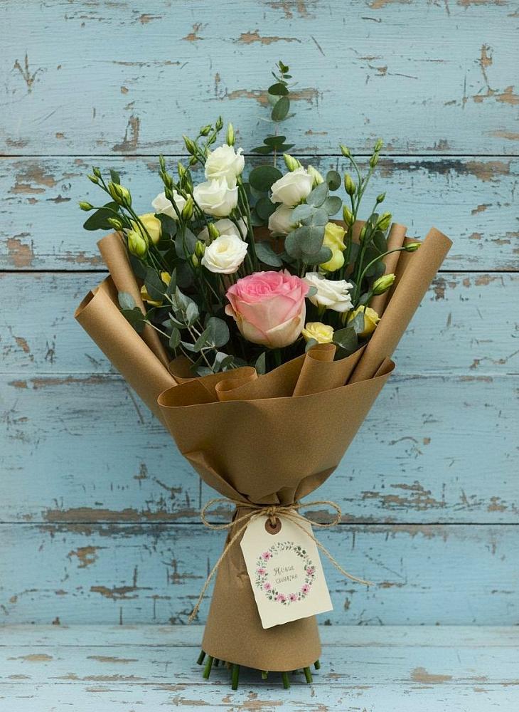 Букет цветов из: Розы и Лизиантусы в Автополигон