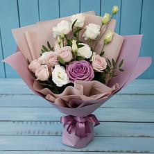 Букет цветов из:  Розы и Лизиантусы в Автополигон