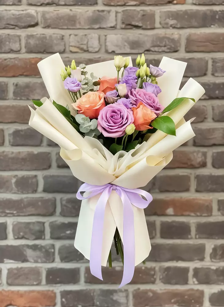 Букет цветов из: Лизиантусы и Розы в Автополигон