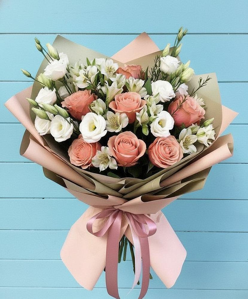 Букет цветов из: Розы, Альстромерии и Лизиантусы в Автополигон