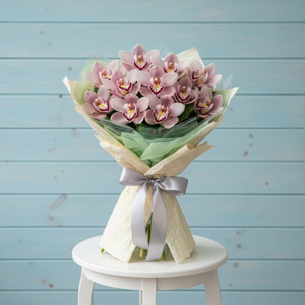 Букет цветов из: Орхидеи и Розы в Автополигон