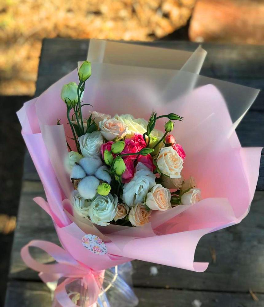 Букет цветов из: Розы и Лизиантусы в Автополигон