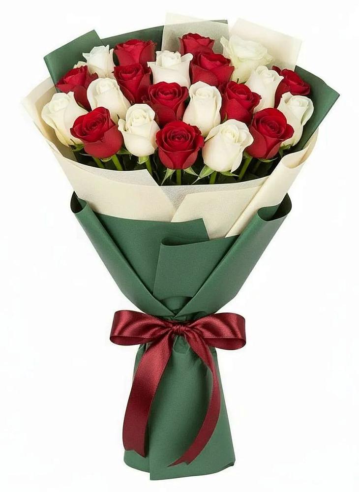 Букет Микс из красных и белых роз в Автополигон