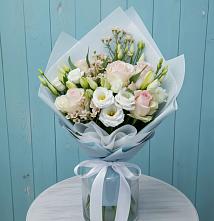 Букет цветов из:  Розы и Лизиантусы в Автополигон