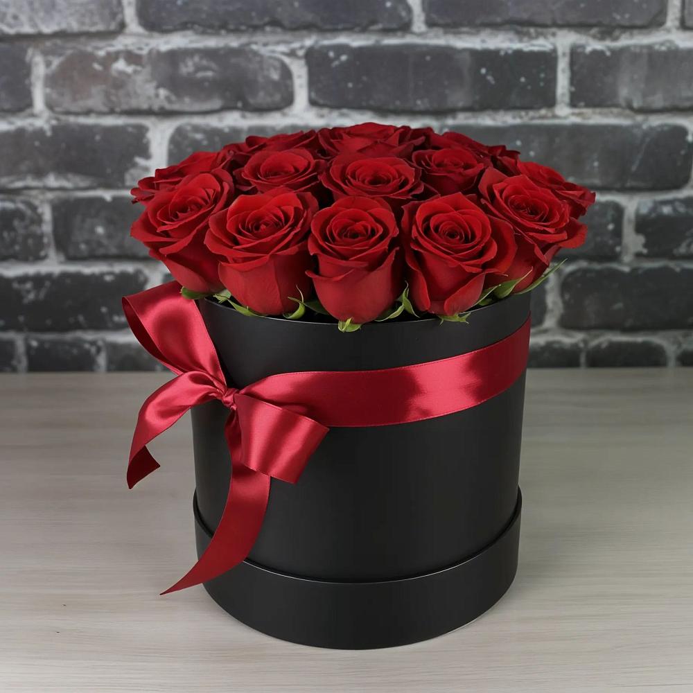 Цветочная композиция из Розы в шляпной коробке в Автополигон