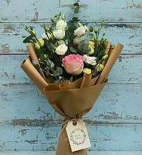 Букет цветов из:  Розы и Лизиантусы в Автополигон