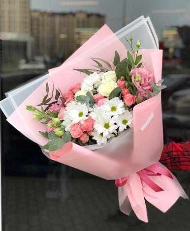 Букет цветов из: Розы, Лизиантусы и Хризантемы в Автополигон