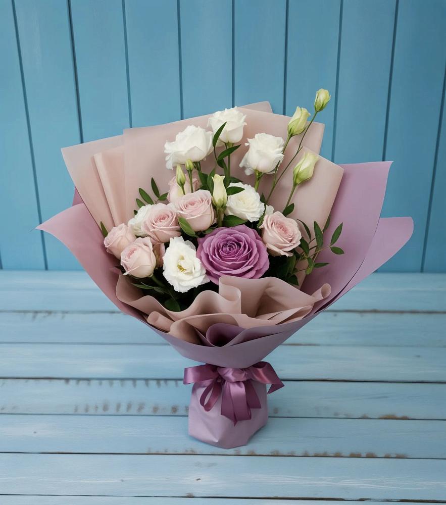 Букет цветов из: Розы и Лизиантусы в Автополигон